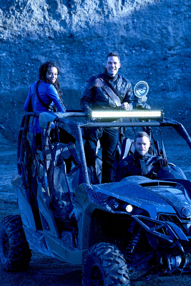 KILLJOYS -- Episode 203 -- Pictured: (l-r) Hannah John-Kamen as Dutch, Luke Macfarlane as D'avin, Aaron Ashmore as John -- (Photo by: Steve Wilkie/Syfy/Killjoys II Productions Limited)