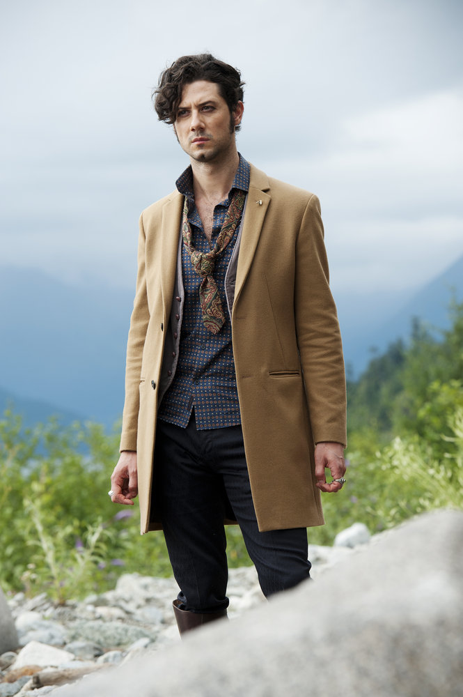 THE MAGICIANS -- "Night of Crowns" Episode 201 -- Pictured: Hale Appleman as Eliot -- (Photo by: Carole Segal/Syfy)